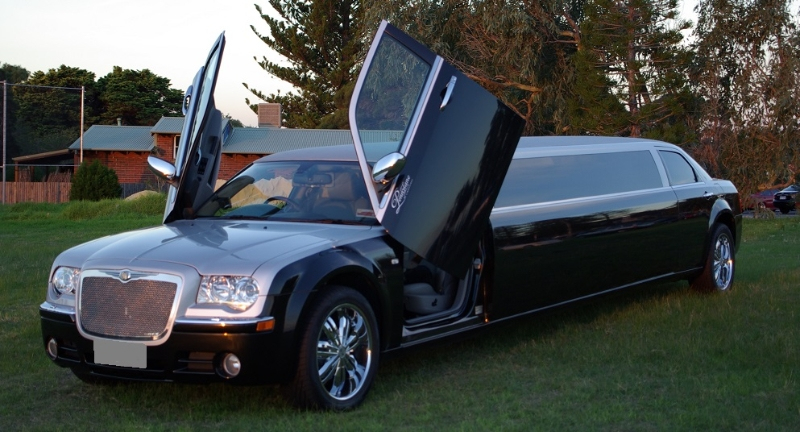 Two tone chrysler 300c hire melbourne #4